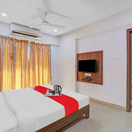 Oyo Flagship Hotel Residency Silvassa Exterior photo