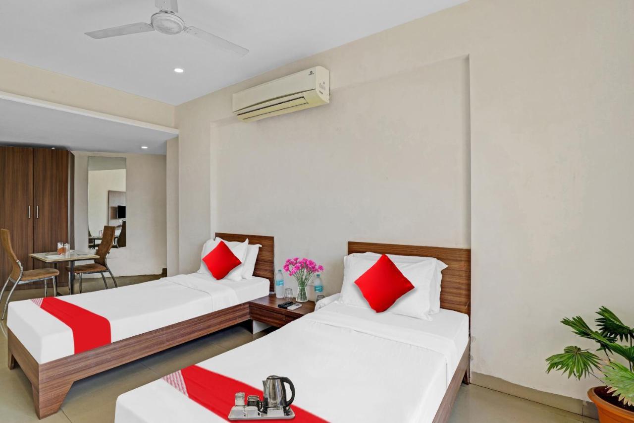 Oyo Flagship Hotel Residency Silvassa Exterior photo